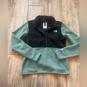 The North Face Women’s XS Polartec Fleece Button Neck
